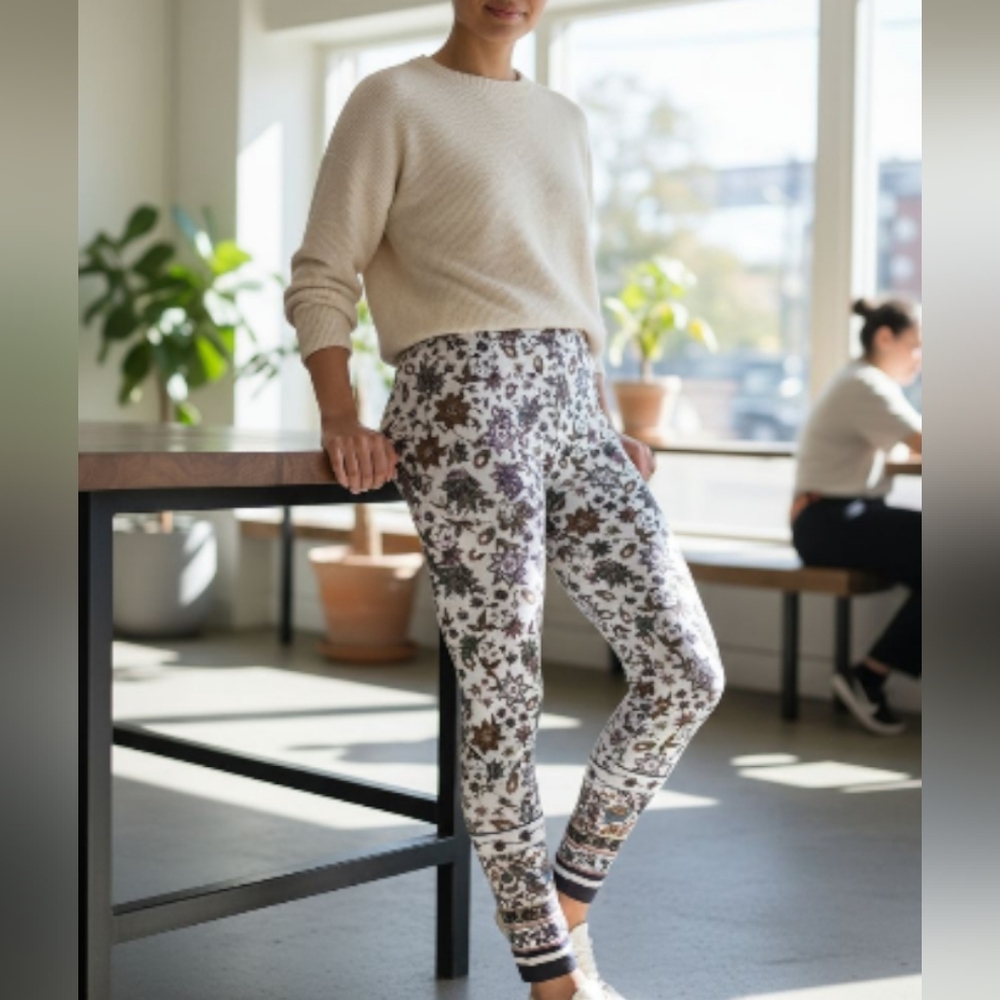 🦜 2/$10 Jen7 by 7 For All Mankind Cropped Skinny  Multicolor Pants. Size 4.